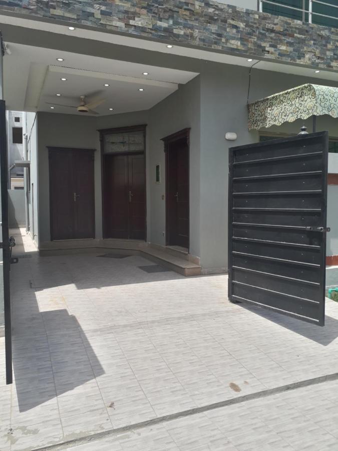 Fully Serviced Holiday Home Near Lahore Ring Road Eksteriør bilde