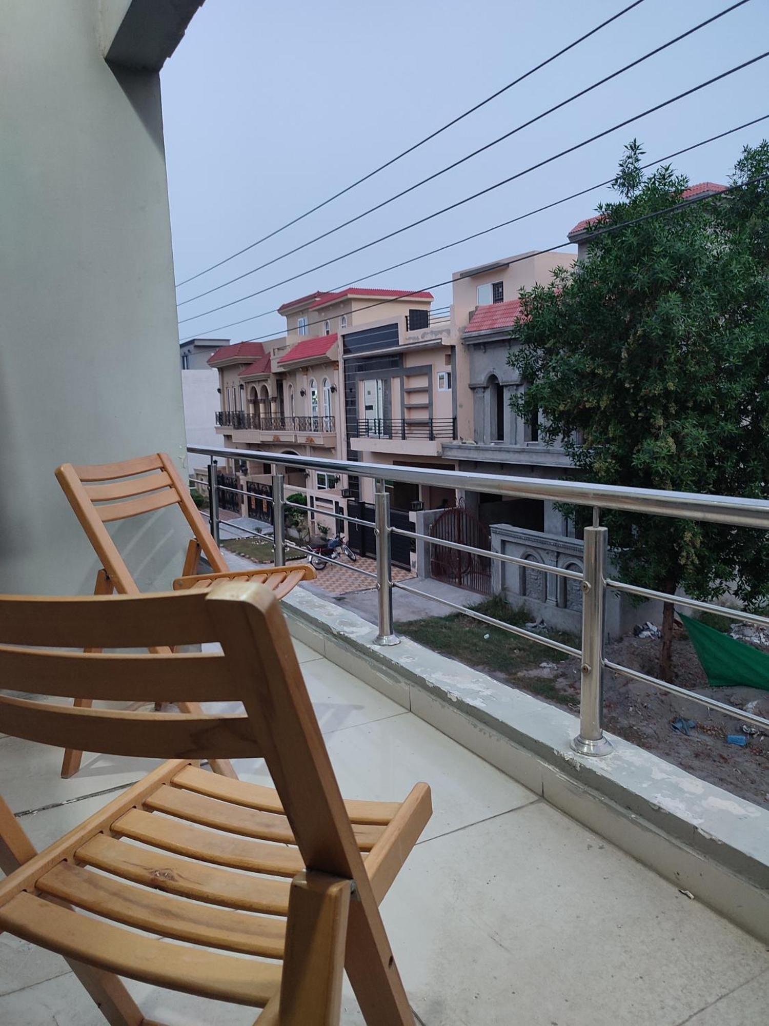 Fully Serviced Holiday Home Near Lahore Ring Road Eksteriør bilde