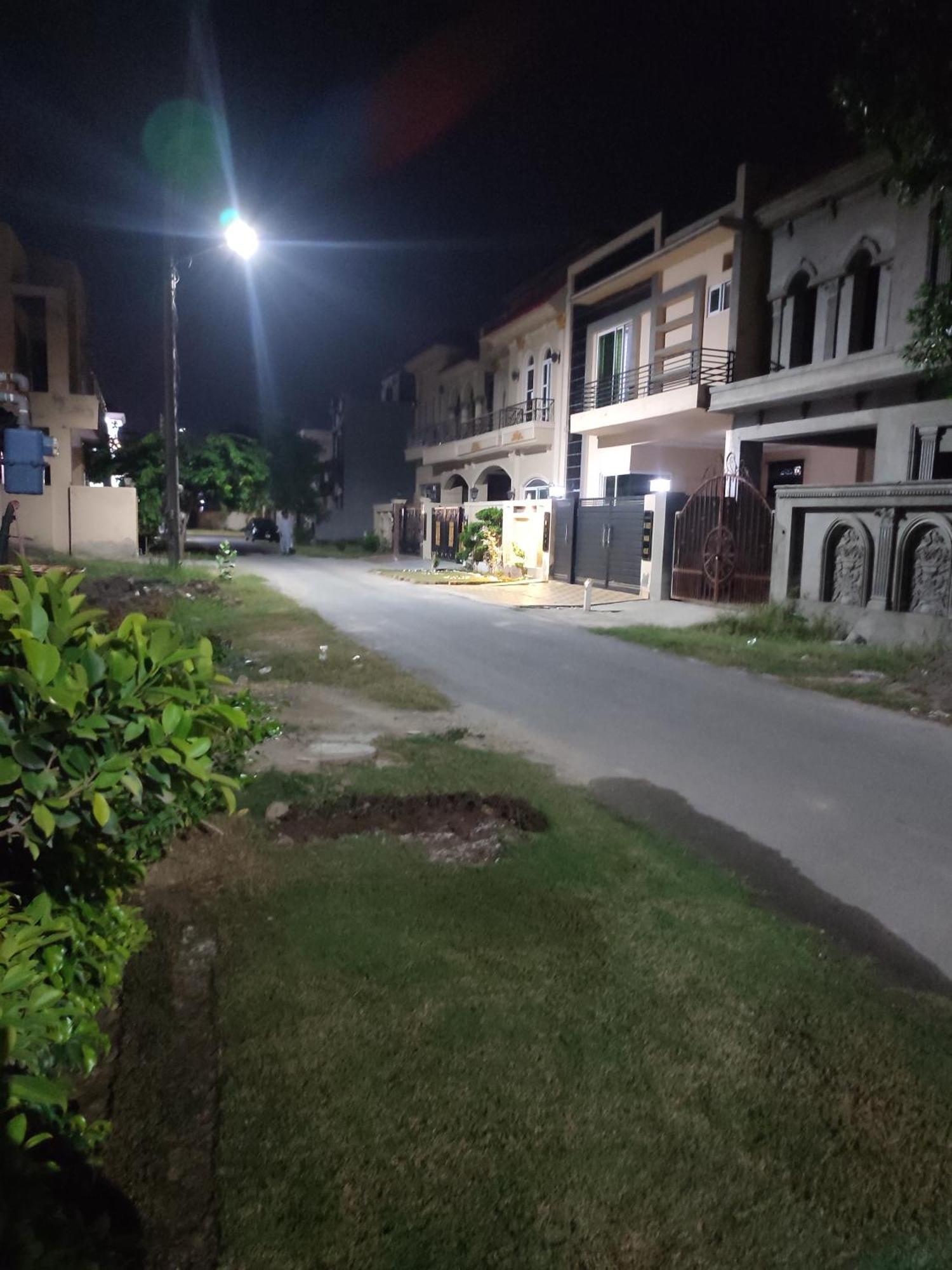 Fully Serviced Holiday Home Near Lahore Ring Road Eksteriør bilde